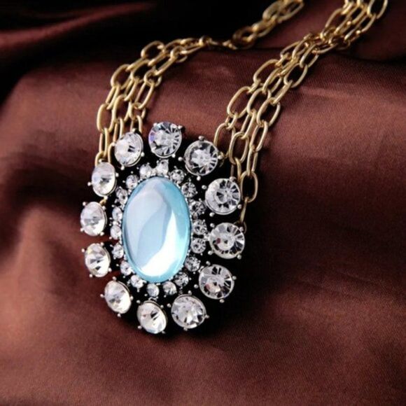 Blue Resin Rhinestone Crystal Floral 3 Layered Vintage Gold Pendant Necklace - Picture 5 of 8